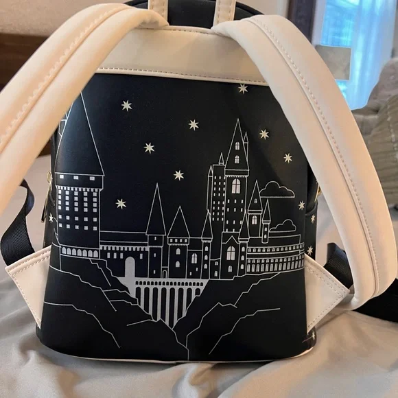 Loungefly Harry Potter Hedwig Mini Backpack - Picture 4 of 8